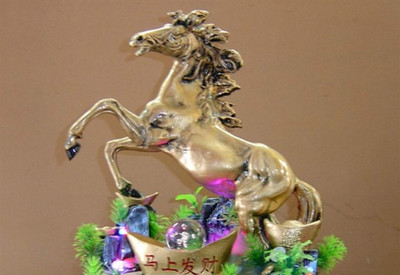 招財鎮(zhèn)宅 流水生財——解析仿古銅樹脂馬擺件噴泉的工藝與寓意